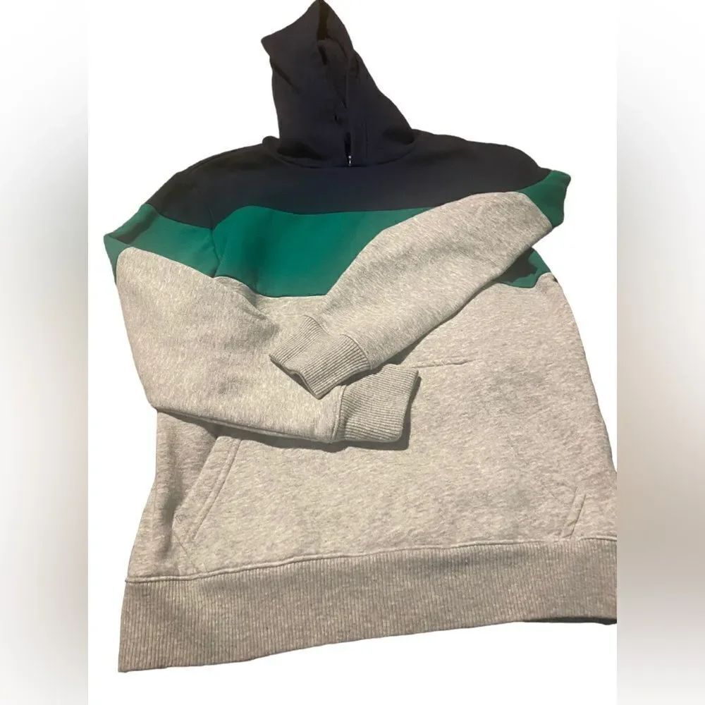 Children’s Place size 10/12 hooded sweatshirt excellent condition